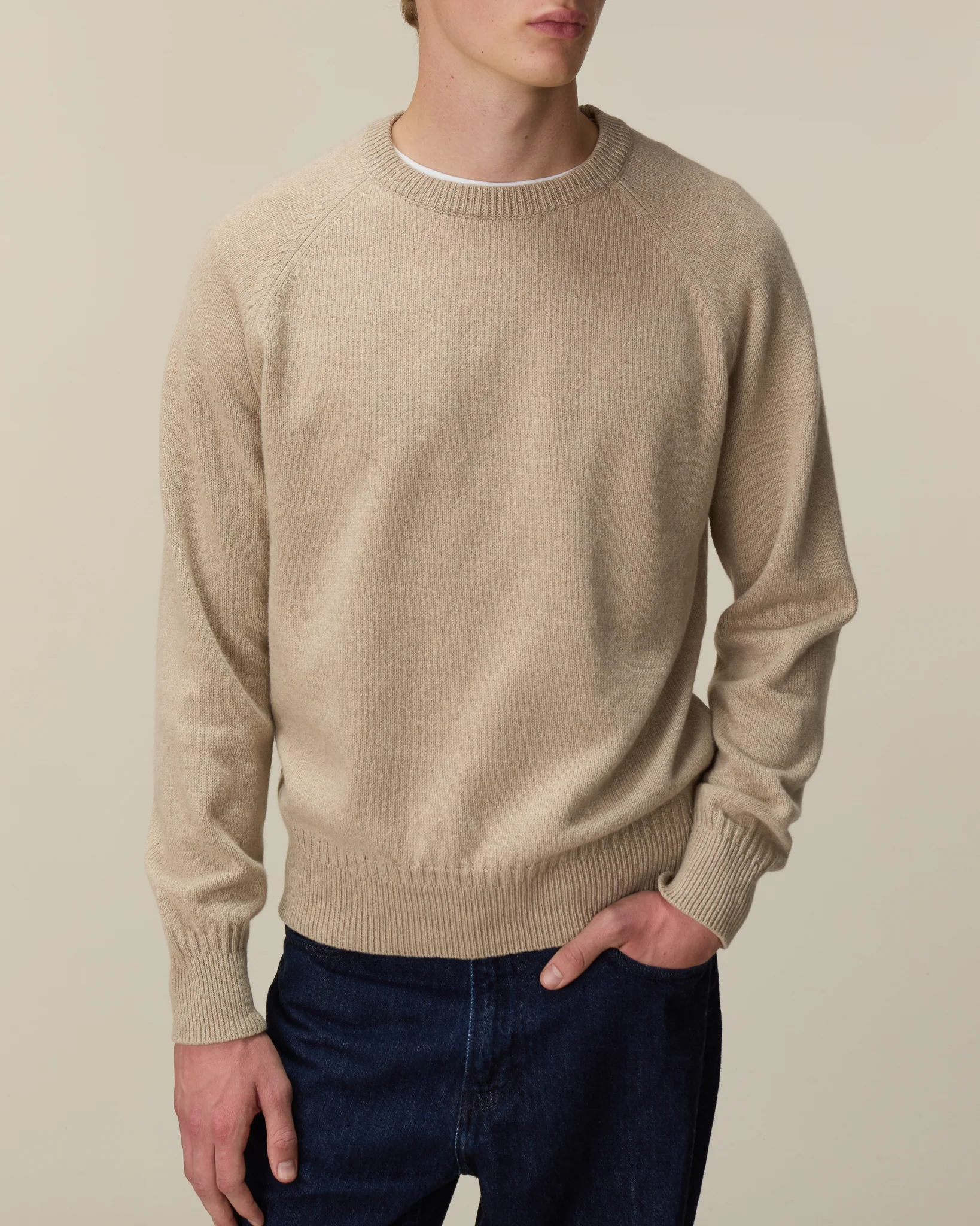 Men's Sand cashmere crewneck - Image 3