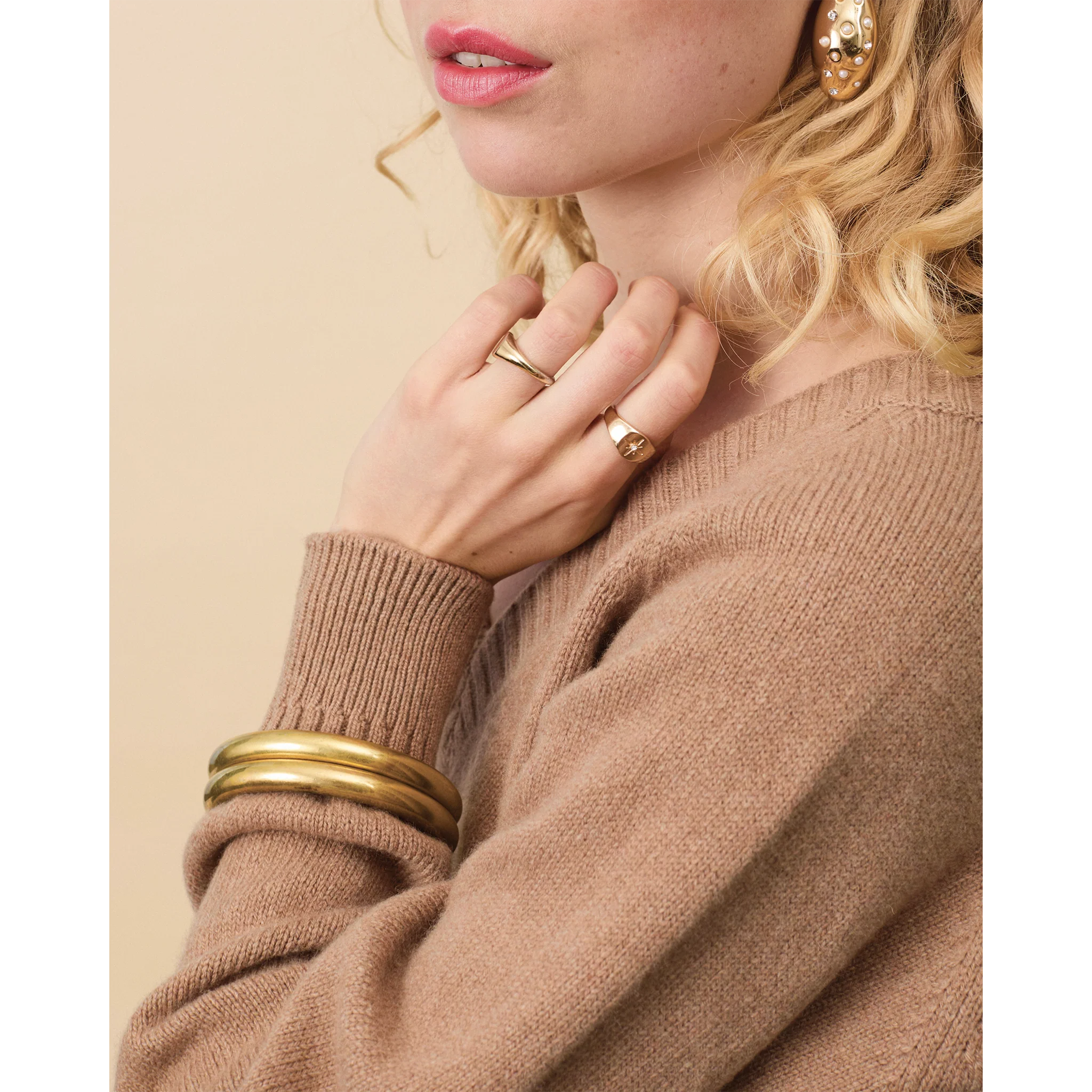 Women's Camel cashmere V-neck - Image 3