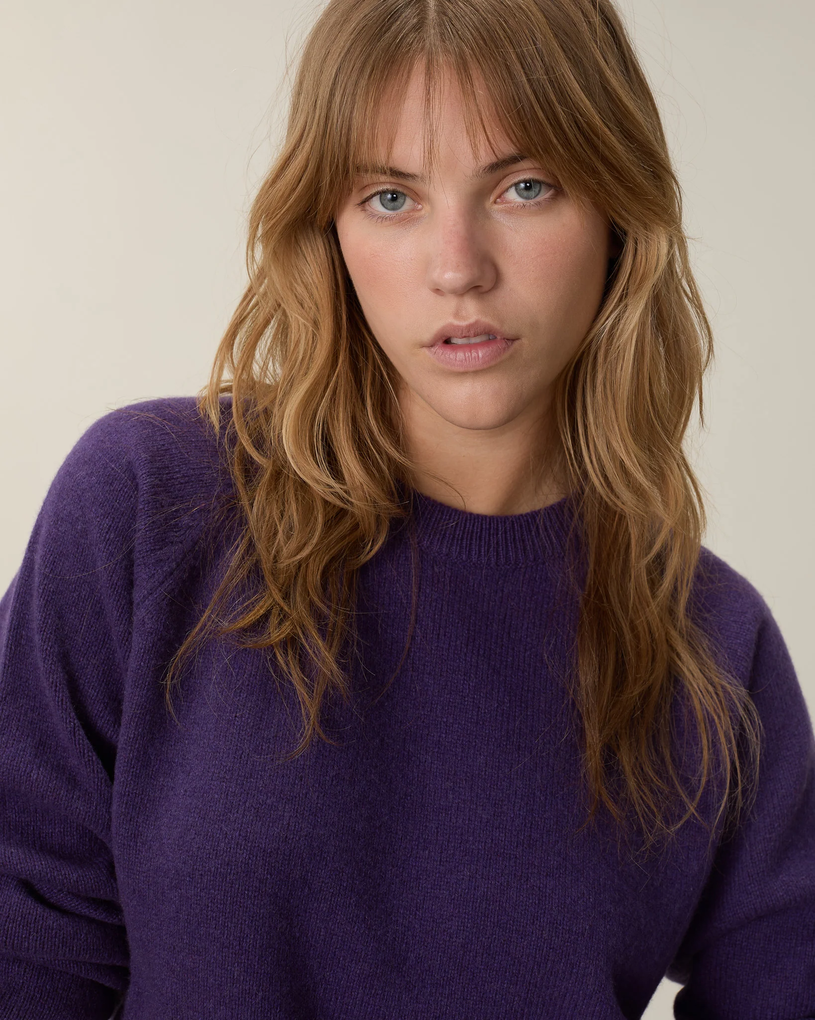 Léo Purple Women's Cashmere Crew Neck Sweater - Image 3
