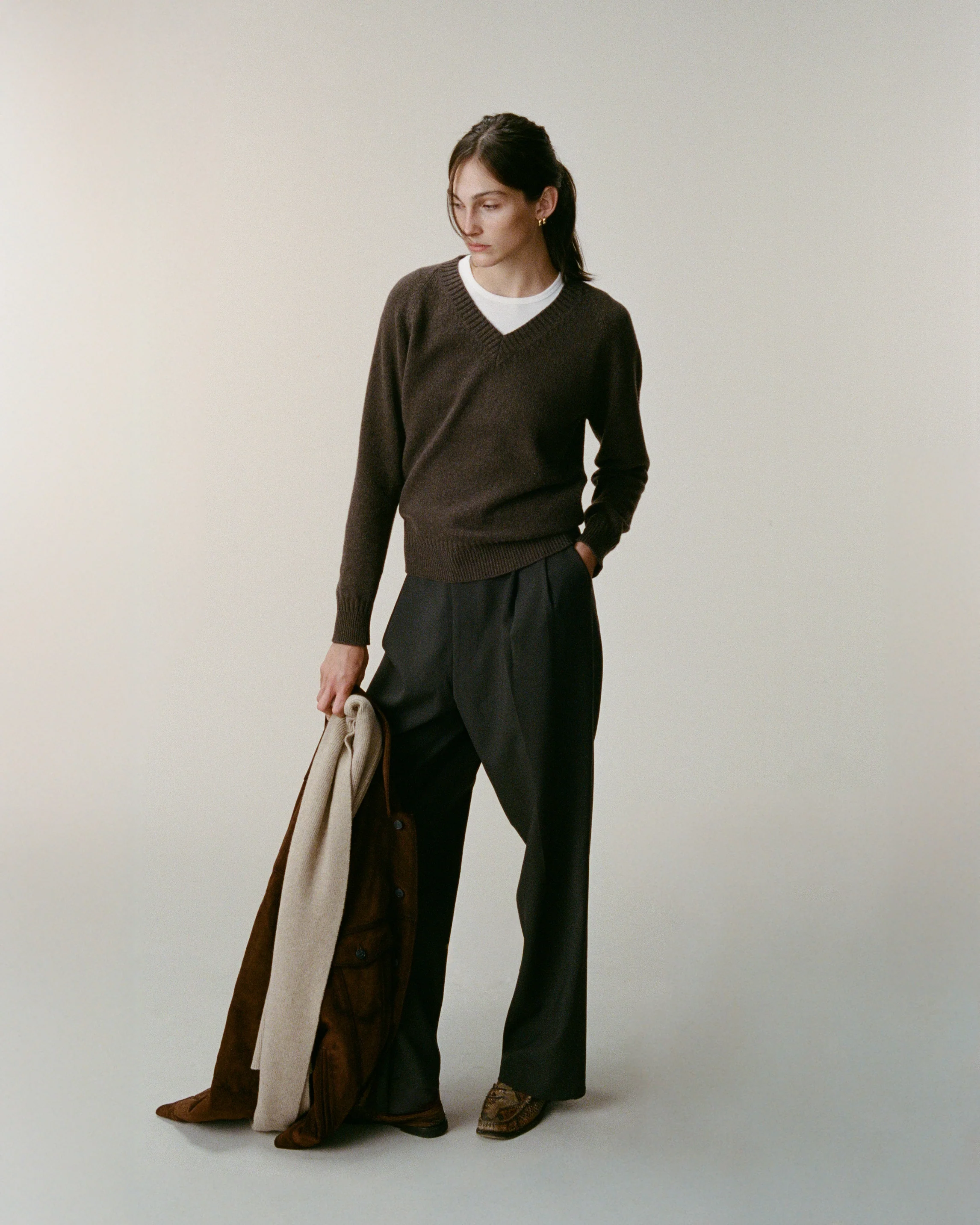 Women's Marmotta V-Neck Sweater in Cashmere - Image 3