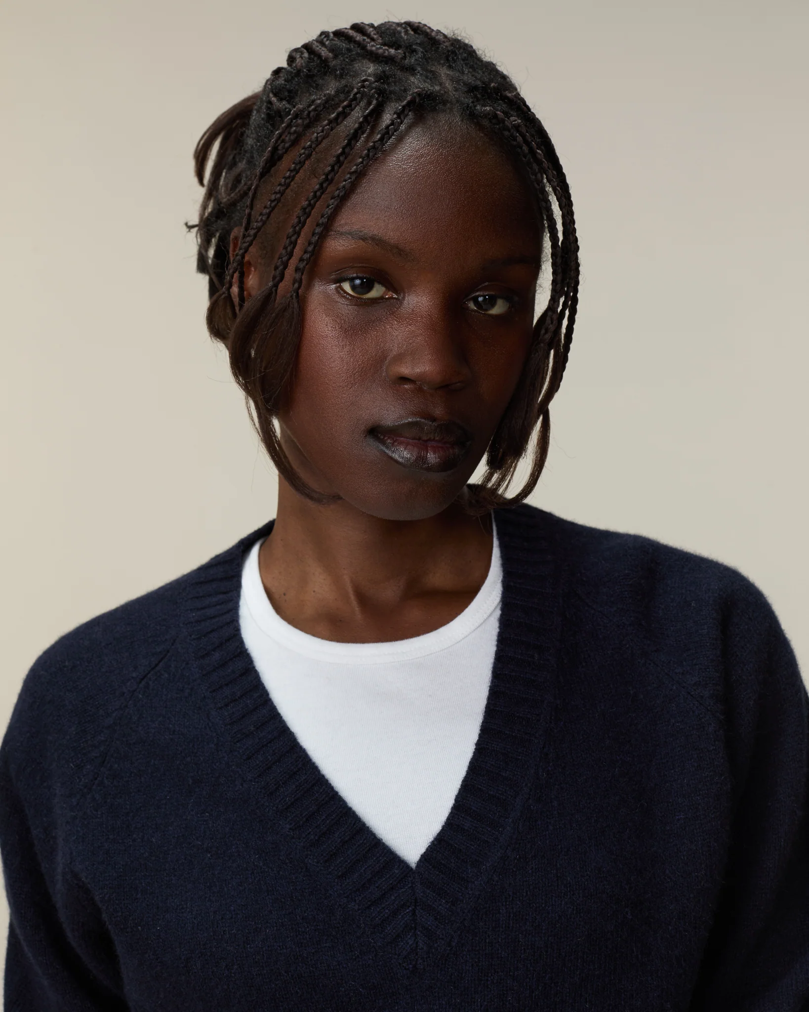 Women's navy cashmere V-neck - Image 3