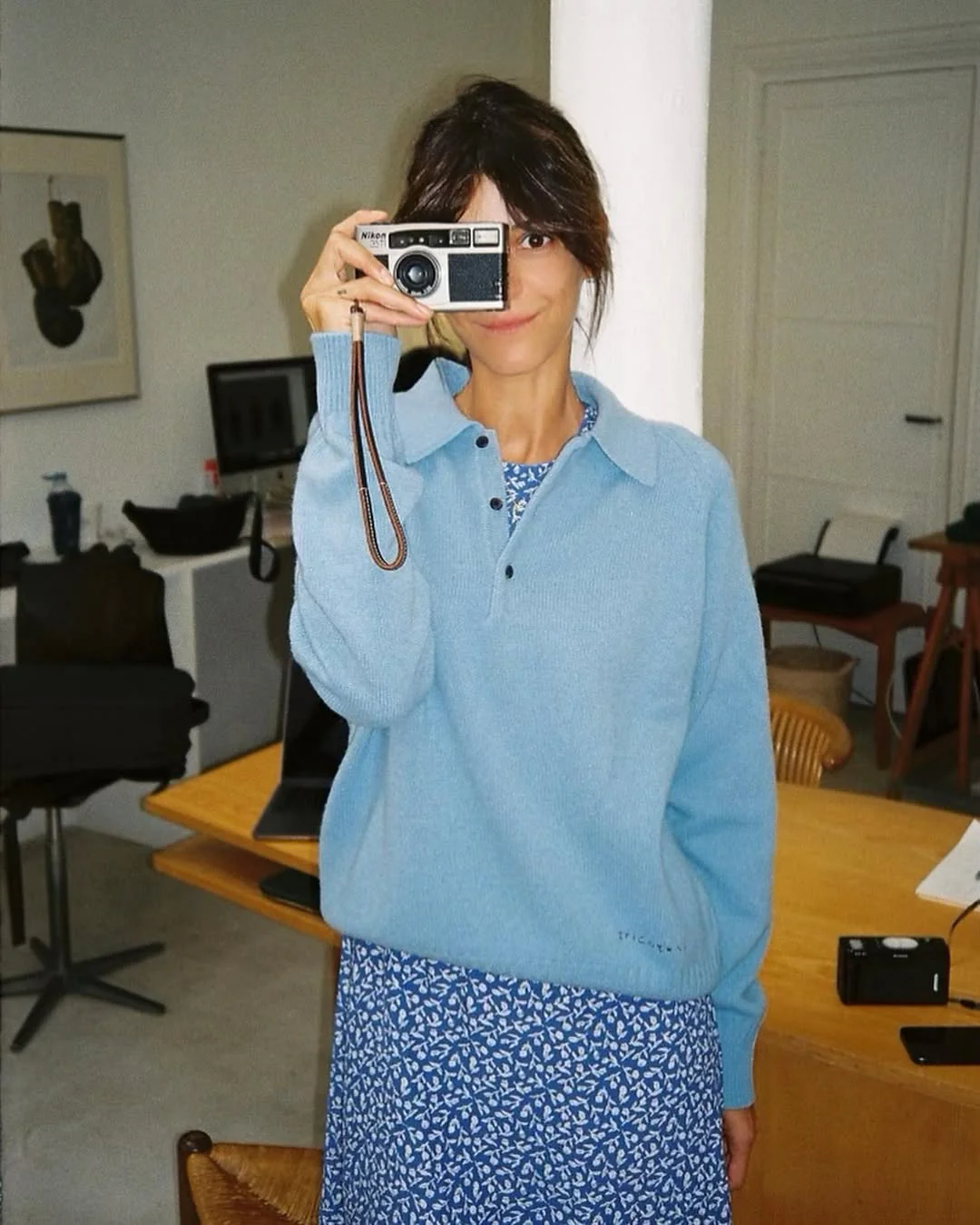 Women's cashmere polo in Nina's blue - Image 4