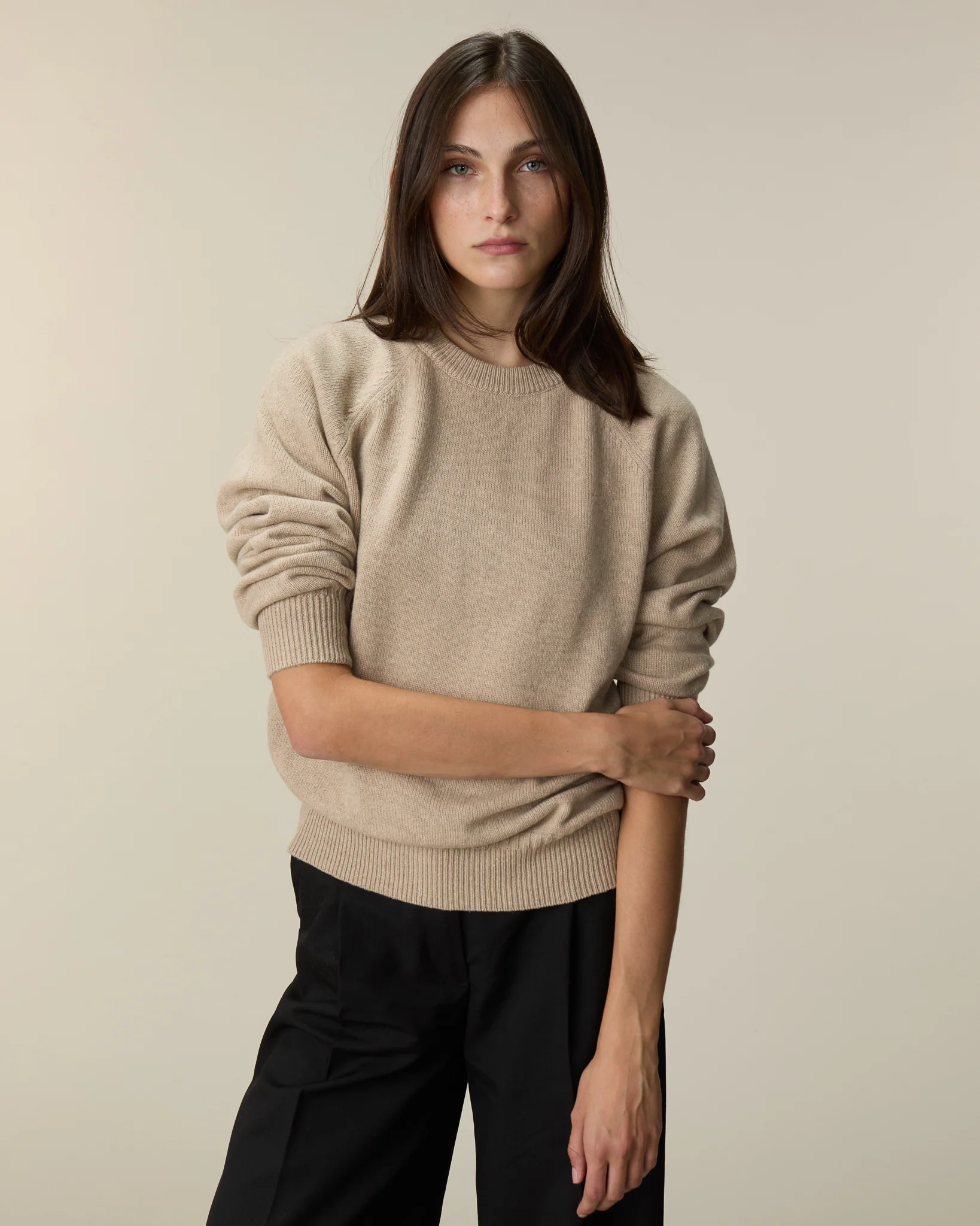 Women's Sand crewneck cashmere - Image 3